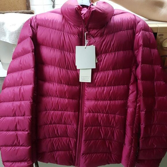 NWOT Uniqlo Packable ULTRA LIGHT DOWN Hooded PARKA in Hot Pink SOLDOUT ONLINE! - Picture 8 of 16